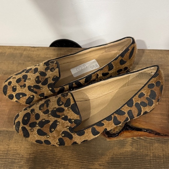 Shoes - Leopard Print Slip-On Women’s Flats - Brown/Black